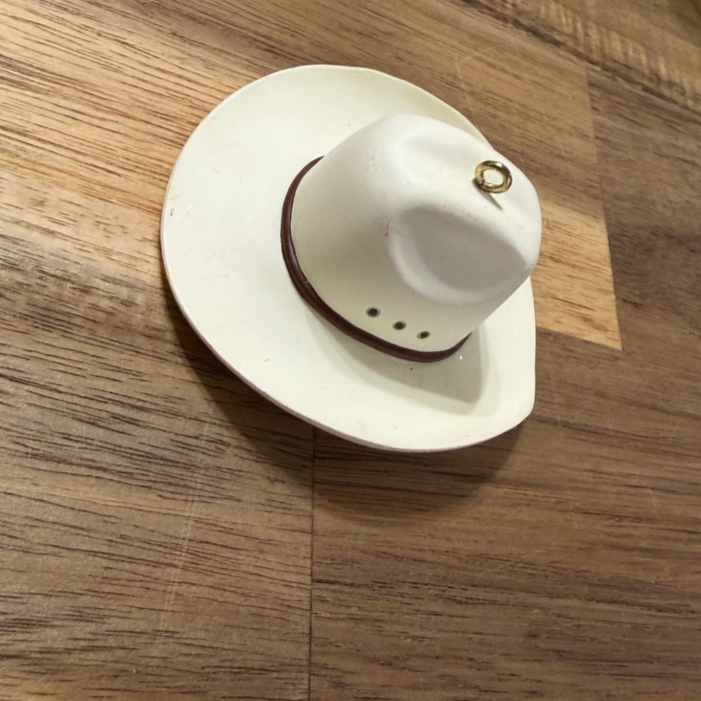Alan Jackson White‎ Western Ornament with Gold Detail